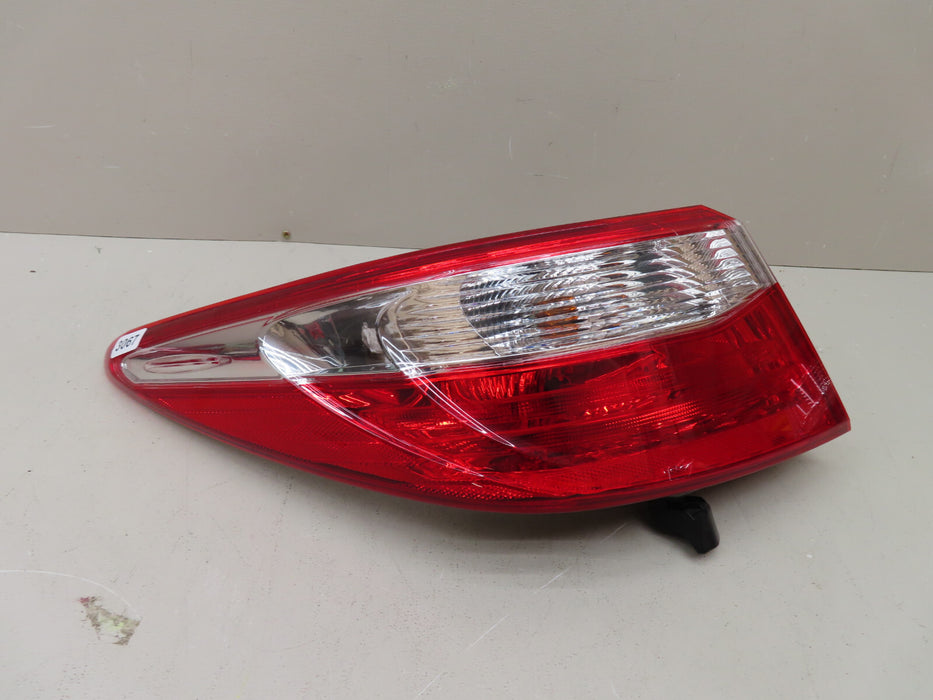 2015-2017 TOYOTA CAMRY REAR LEFT DRIVER SIDE OUTER TAIL LIGHT HALOGEN LAMP