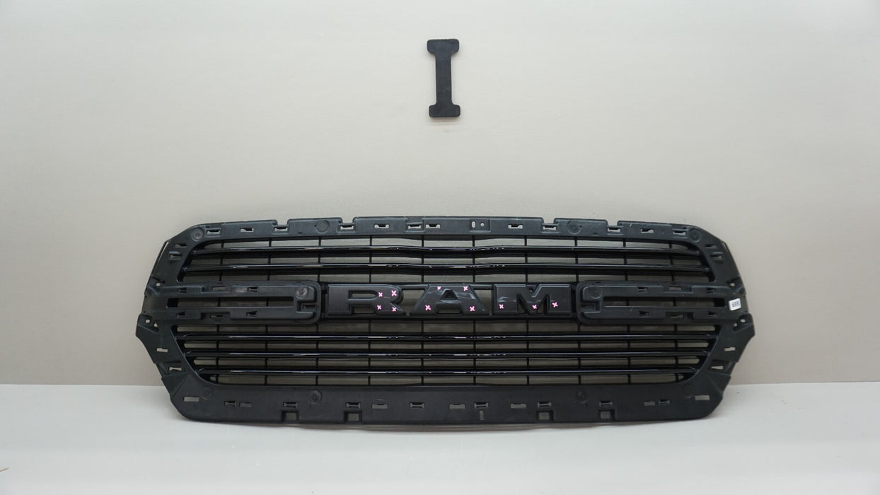 2019-2023 RAM 1500 FRONT UPPER MAIN GRILLE 6BT01TRMAF OEM 19 20 21 22 23
