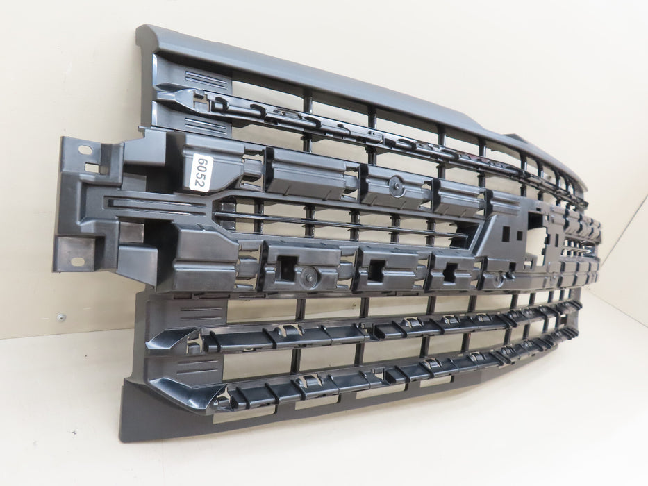 2019-2021 CHEVROLET SILVERADO 1500 FRONT BUMPER RADIATOR GRILLE OEM