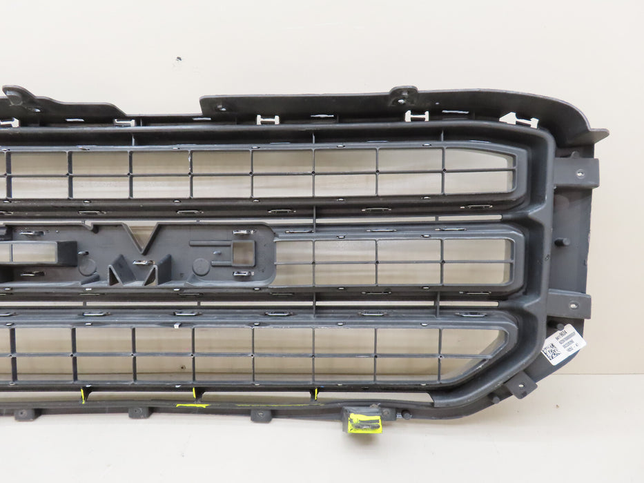 2015-2020 GMC YUKON XL FRONT RADIATOR GRILLE GRILL  OEM