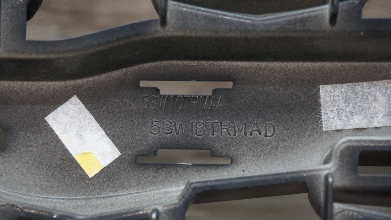 2015-2021 CHRYSLER 300 FRONT MAIN UPPER GRILLE 5SW18TRMAD OEM