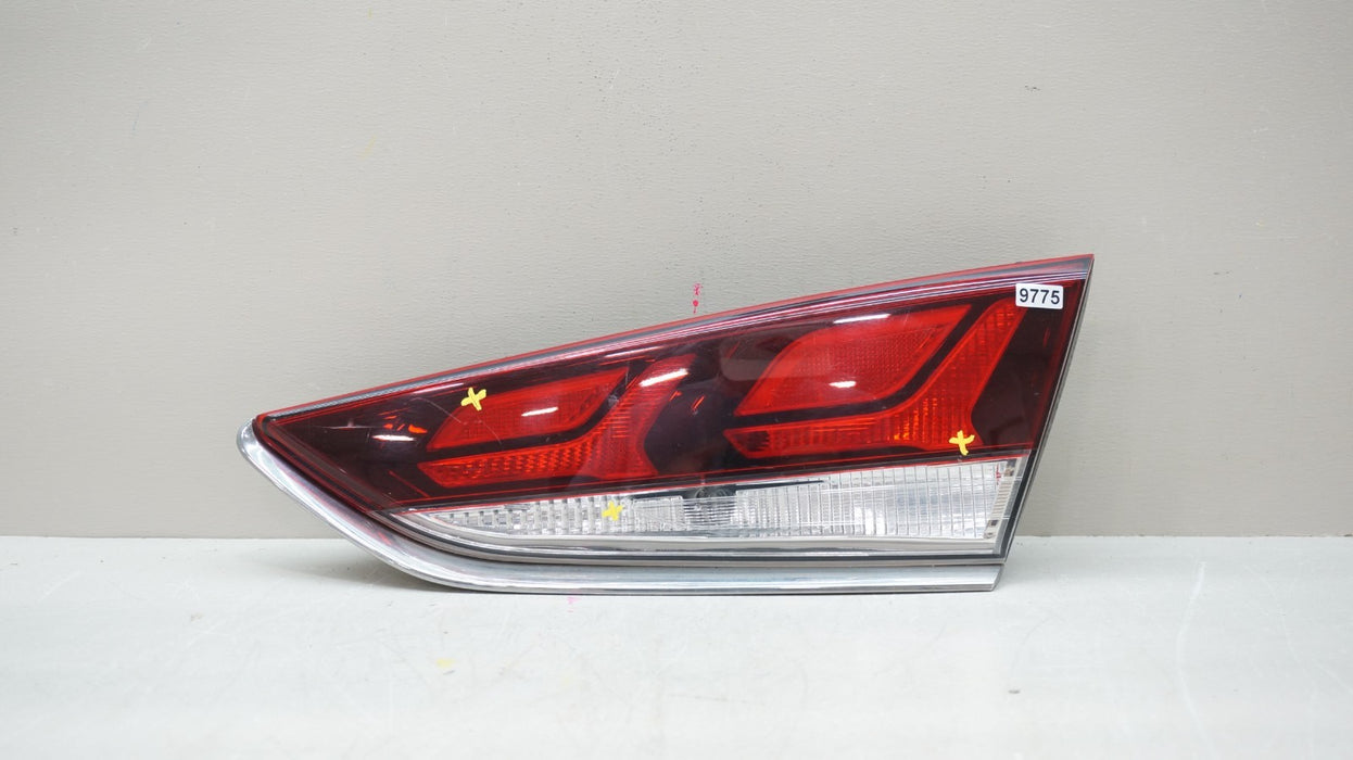 2018-2019 HYUNDAI SONATA REAR RIGHT PASSENGER SIDE INNER TAIL LIGHT OEM