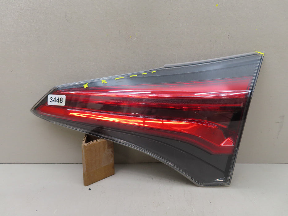 2016-2018 TOYOTA RAV4 REAR RIGHT PASSENGER INNER TAIL LIGHT OEM 81580-0R03100