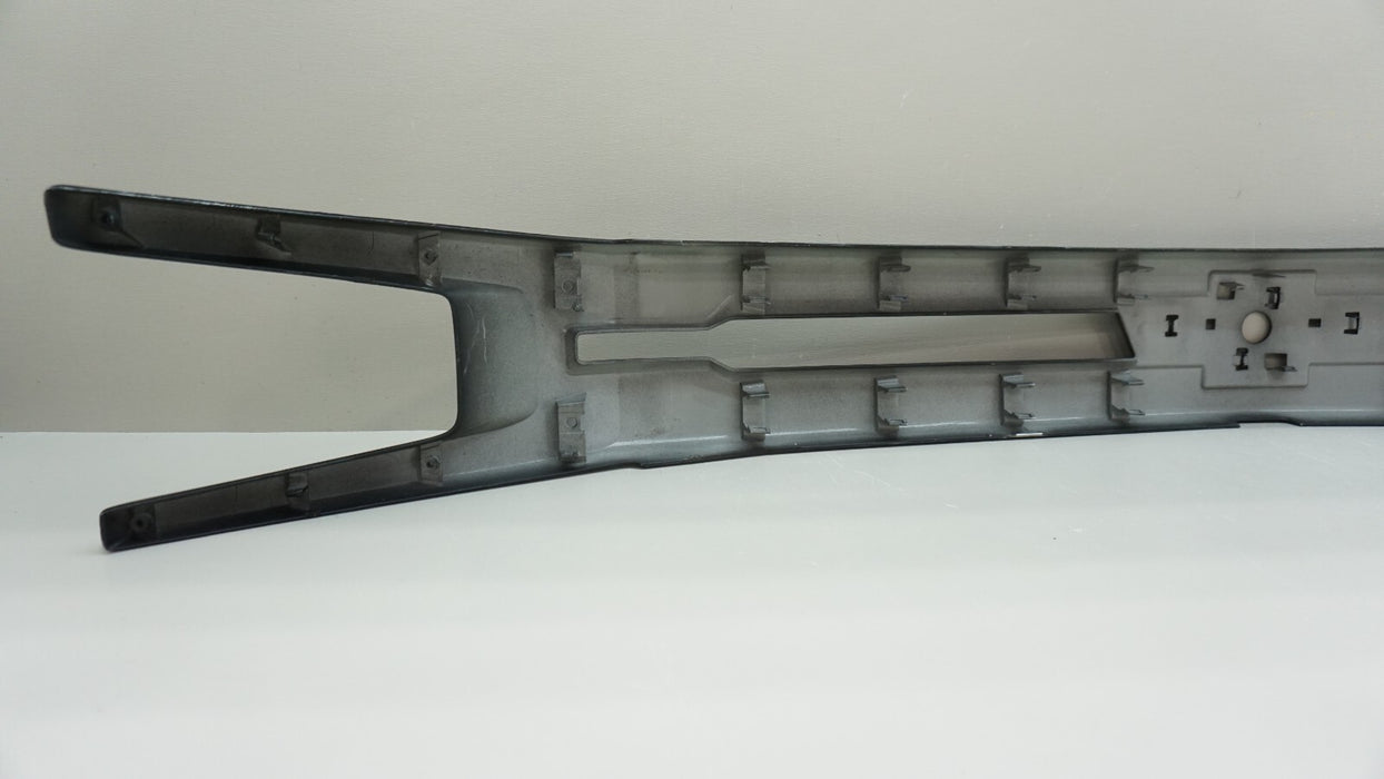 2019-2021 CHEVROLET SILVERADO 1500 FRONT CENTER GRILLE TRIM 84218458 OEM 2020