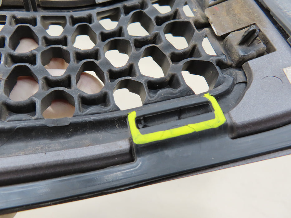 2019-2022 JEEP CHEROKEE FRONT RADIATOR GRILL GRILLE INSERT # 3 OEM