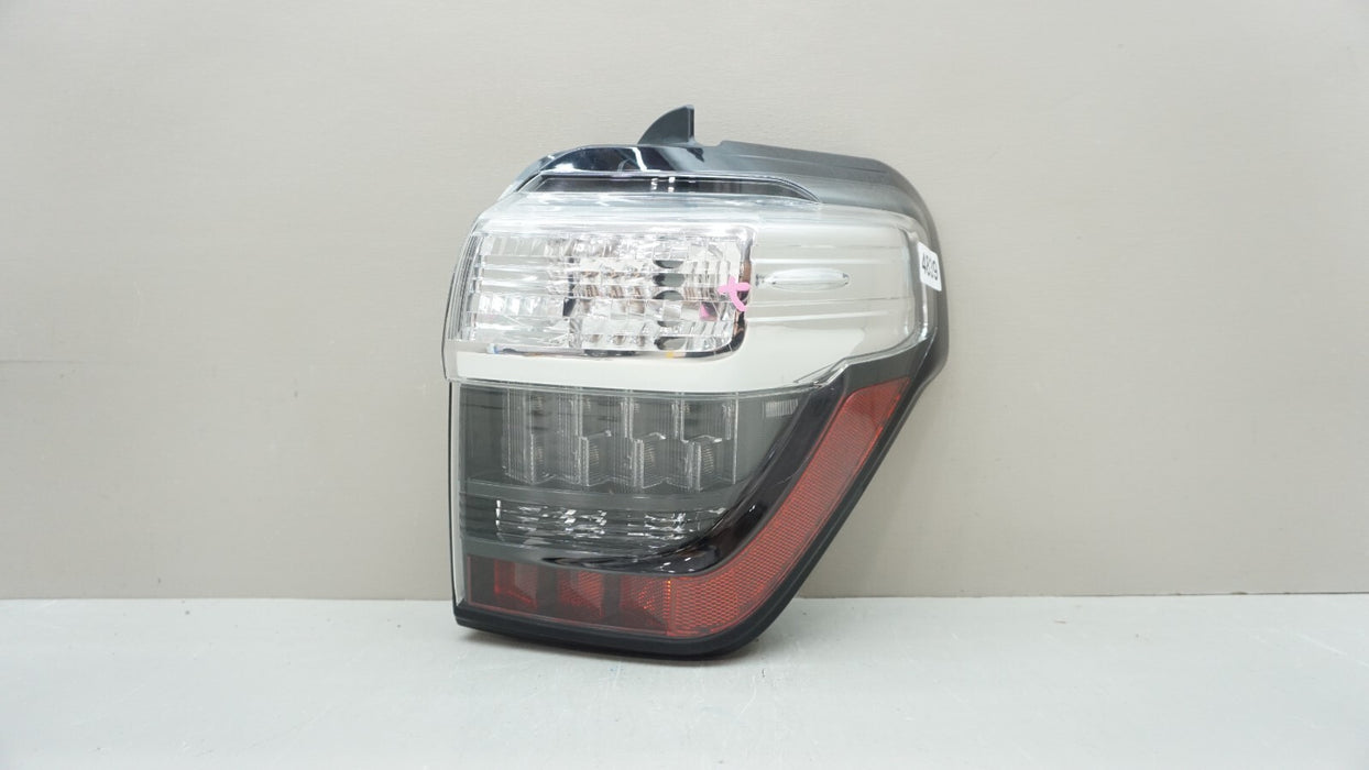 2014-2020 TOYOTA 4RUNNER FRONT RIGHT PASSENGER SIDE TAIL LIGHT OEM