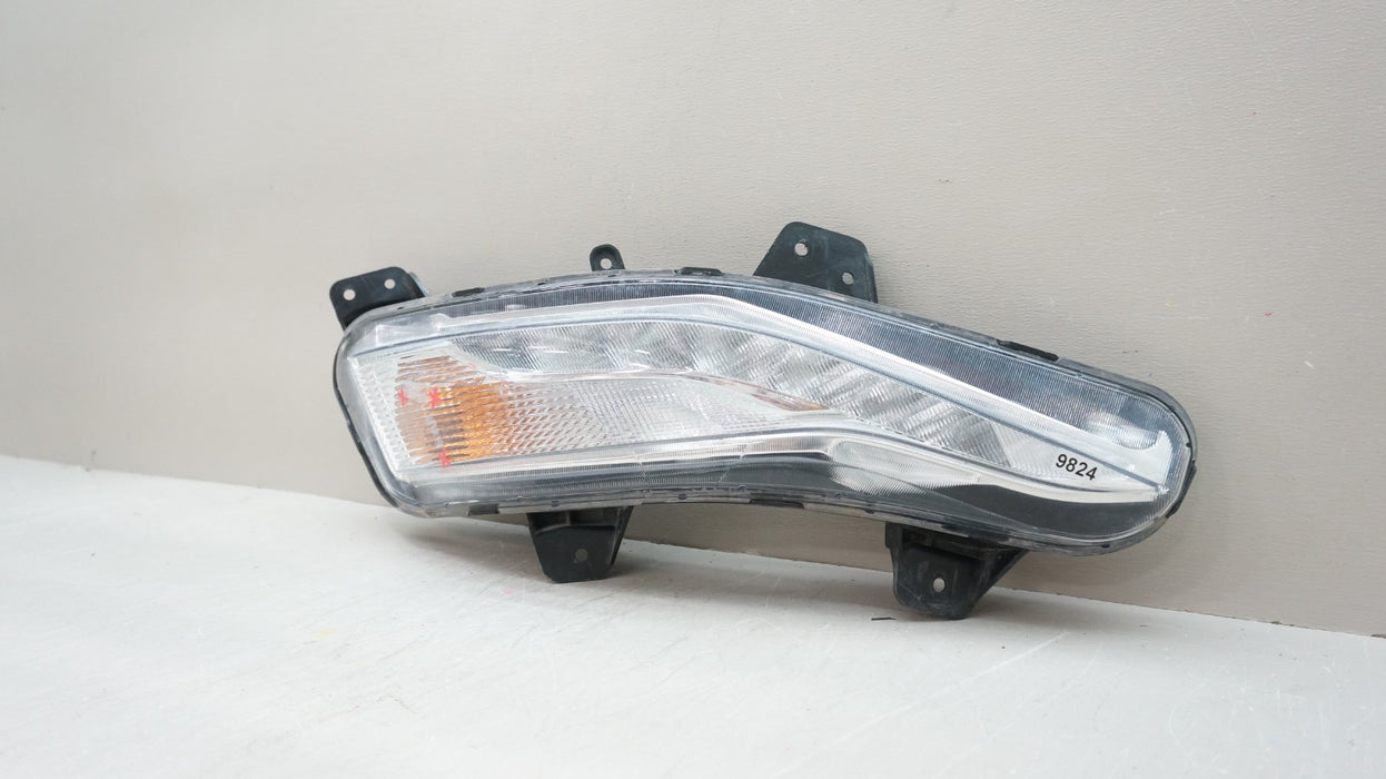 2019-2021 CHEVROLET MALIBU FRONT RIGHT PASSENGER SIDE FOG LIGHT OEM 84575552