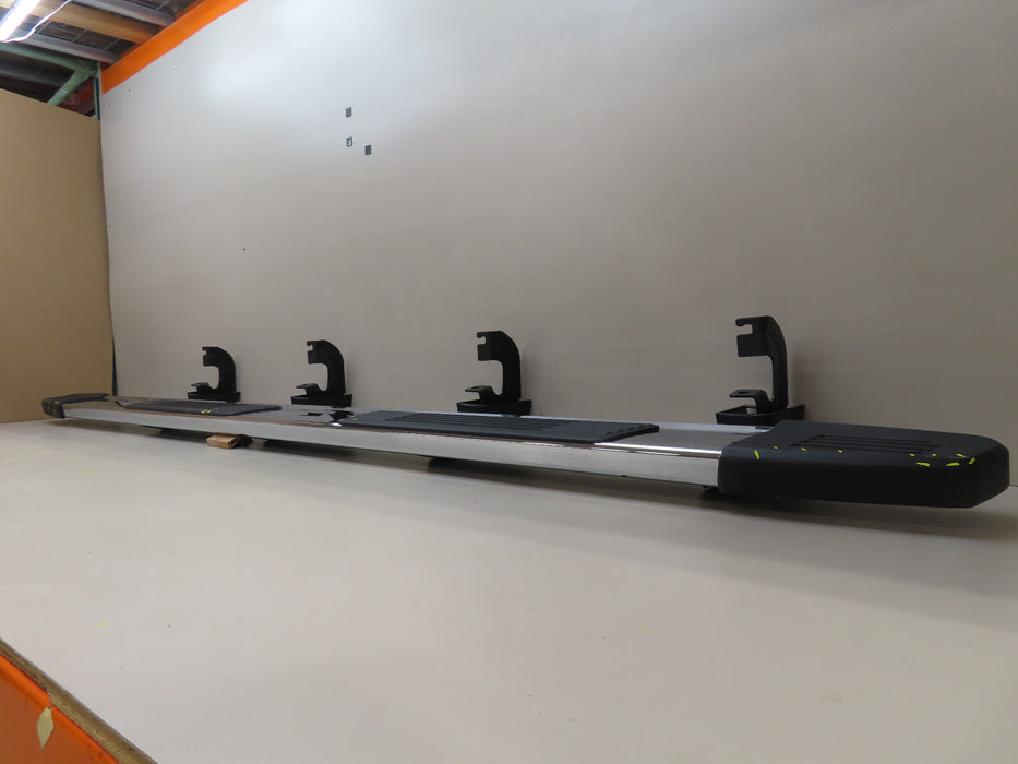 2019-2022 GMC SIERRA 1500 RIGHT PASSENGER SIDE RUNNING BOARD CREW CAB OEM