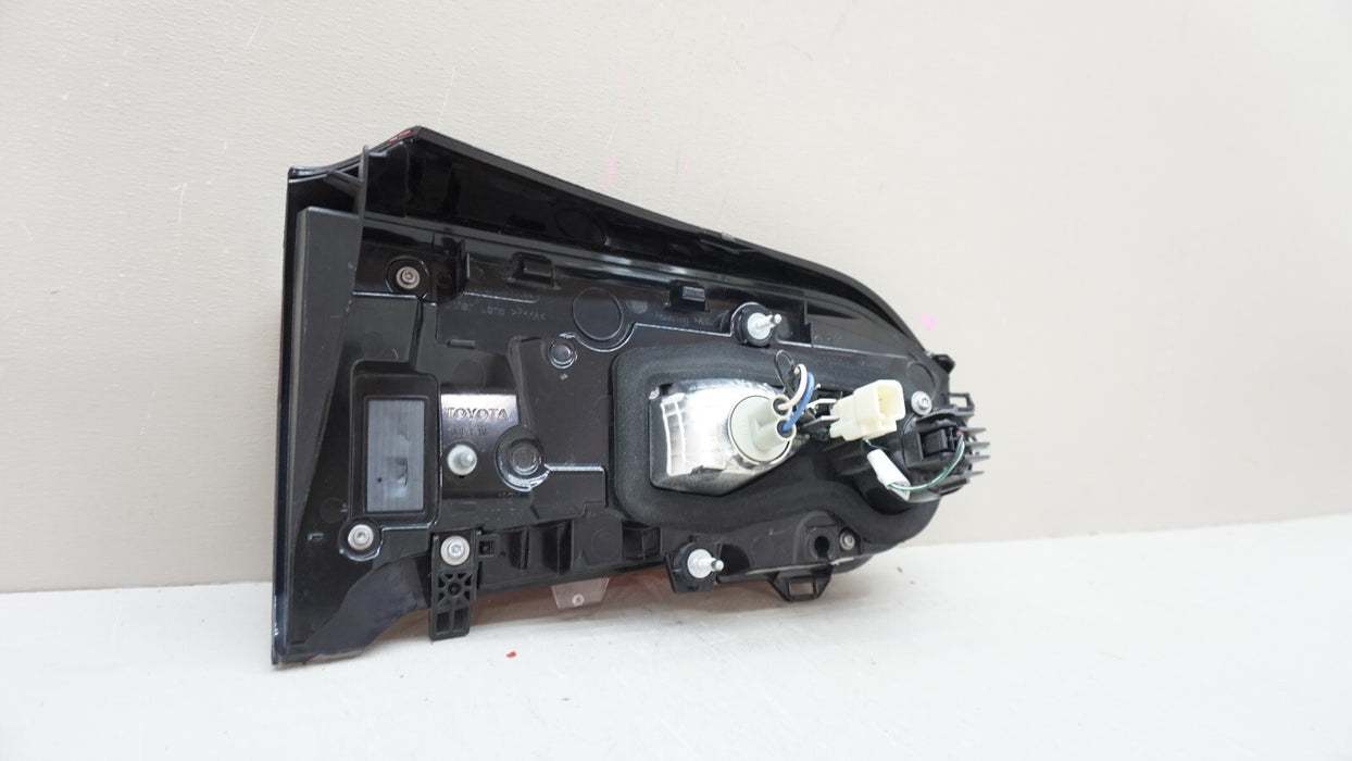 2019-2021 TOYOTA RAV4 REAR RH RIGHT PASSENGER SIDE INNER TAIL LIGHT OEM