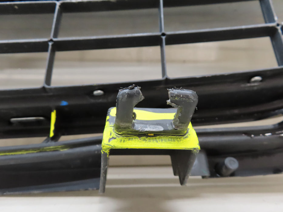 2015-2020 GMC YUKON XL FRONT RADIATOR GRILLE GRILL  OEM