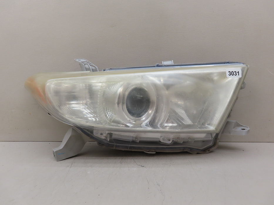 2011-2013 TOYOTA HIGHLANDER FRONT RIGHT PASSENGER SIDE HEADLIGHT OEM