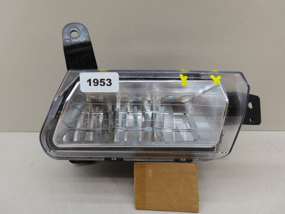 2022-2025 CHEVROLET SILVERADO 1500 FRONT RIGHT PASSENGER SIDE FOG LIGHT OEM