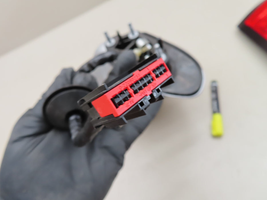 2016 - 2018 LINCOLN MKX LEFT SIDE DOOR VIEW MIRROR W/ BLIND SPOT ALERT & CAMERA