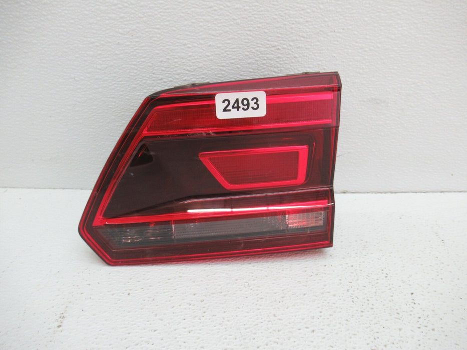 2018-2020 VW VOLKSWAGEN ATLAS REAR RIGHT PASSENGER SIDE INNER TAILLIGHT LAMP OEM