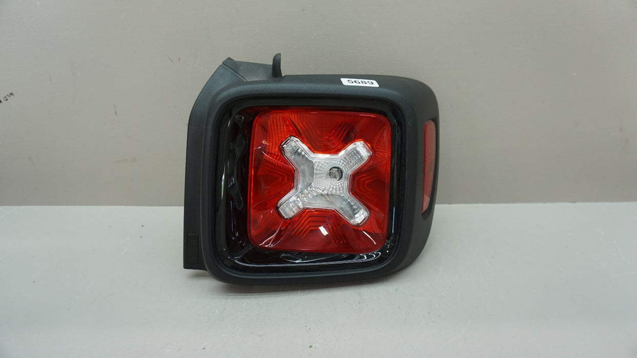 2015-2020 JEEP RENEGADE REAR RIGHT PASSENGER SIDE TAIL LIGHT OEM 15 16 17 18 19