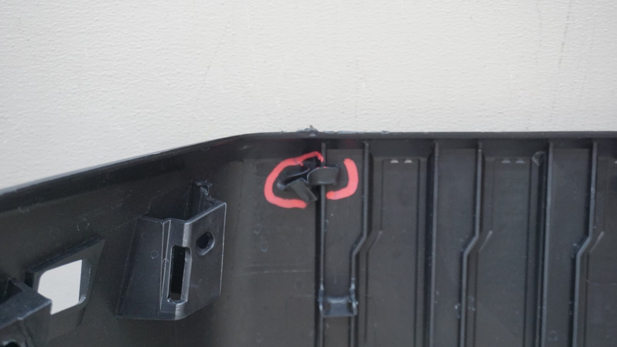 2019-2022 GMC SIERRA REAR BUMPER FACIA STEP PAD COVER OEM 84564764