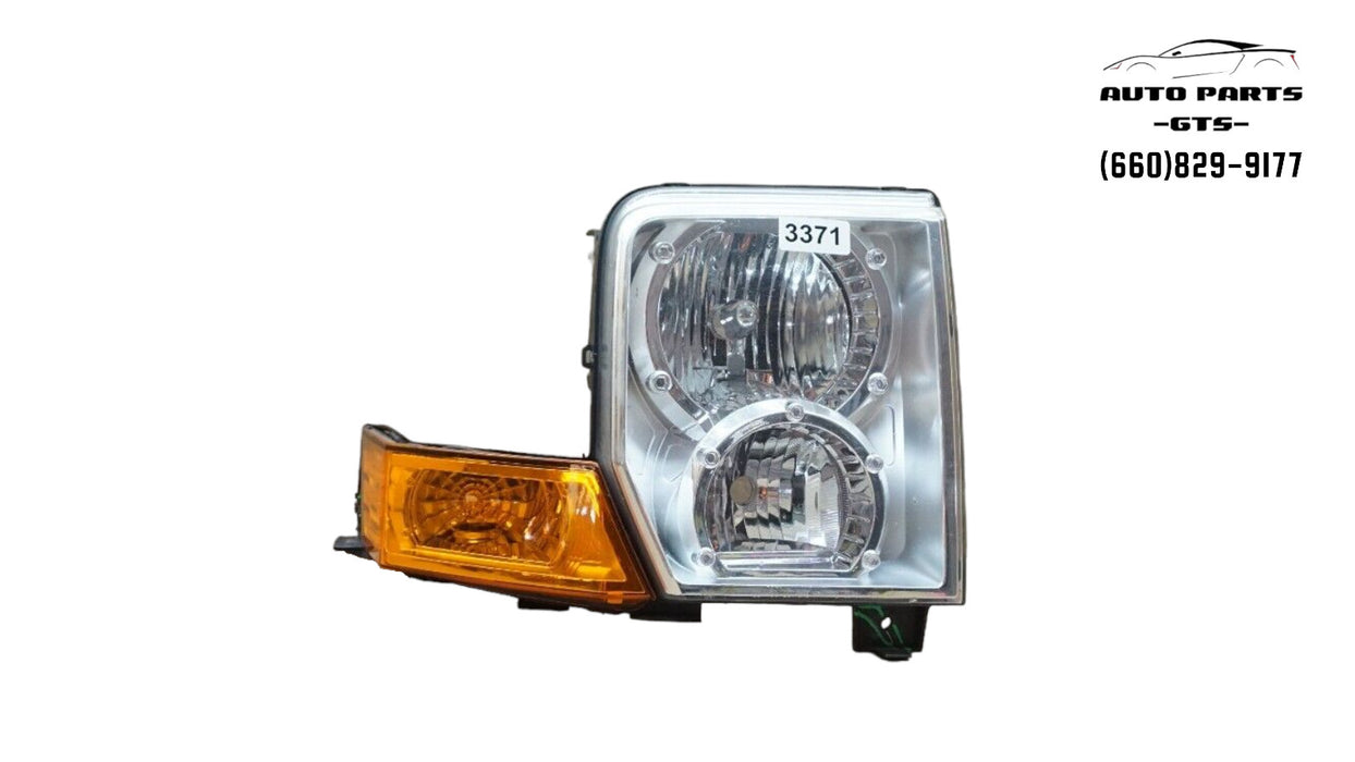 2006-2010 JEEP COMMANDER RH RIGHT PASSENGER SIDE HEADLIGHT OEM