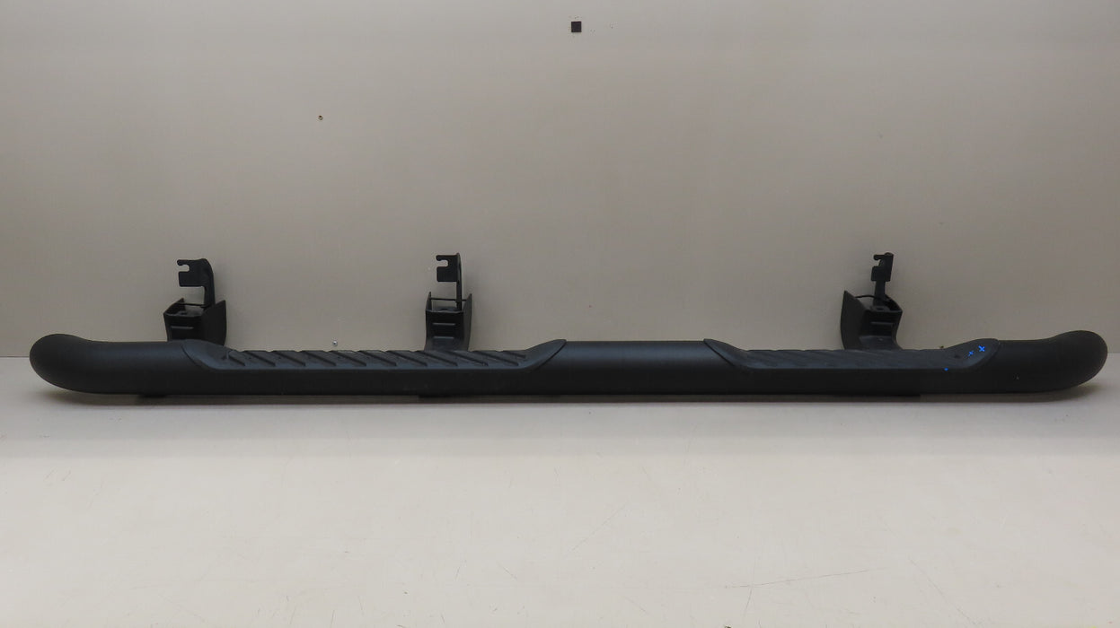 2019-2023 CHEVROLET SILVERADO 1500 CREW CAB LEFT RUNNING BOARD STEP OEM 84067175