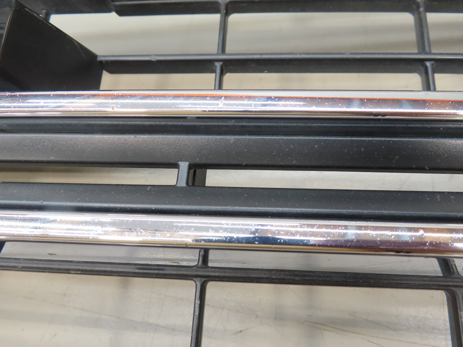 2015-2020 GMC YUKON XL FRONT BUMPER UPPER GRILLE GRILL OEM 84722258