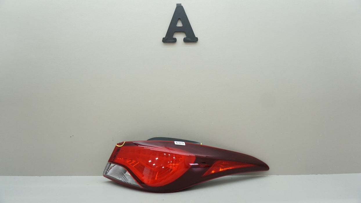 2014-2016 HYUNDAI ELANTRA REAR RH RIGHT PASSENGER SIDE TAIL LIGHT OEM