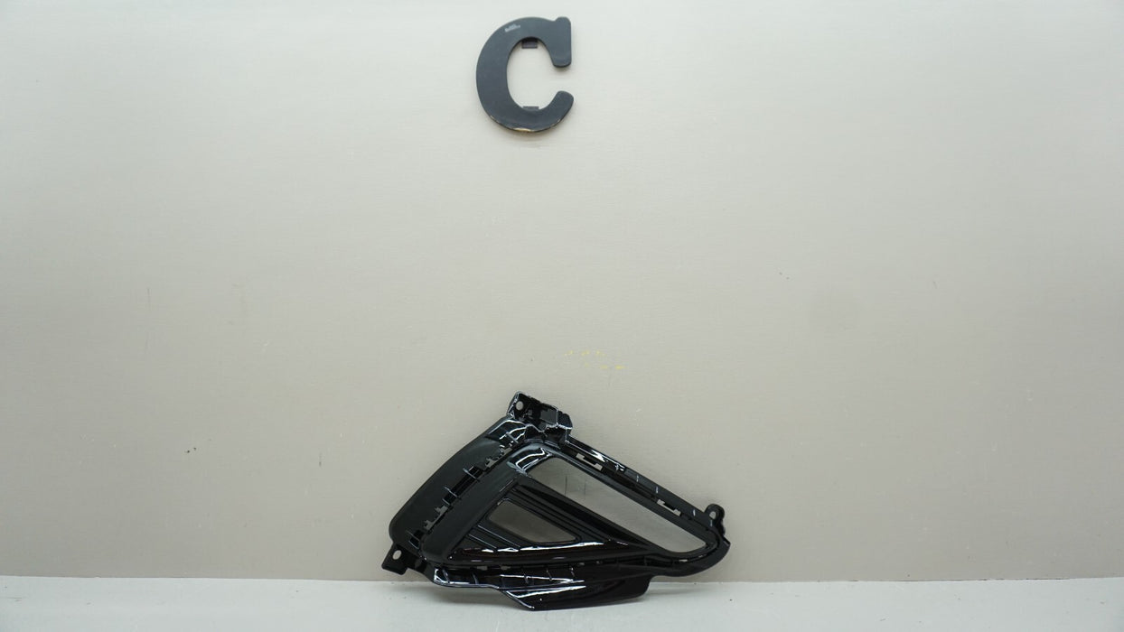 2019-2020 KIA FORTE FRONT RIGHT FOG LIGHT TRIM MOLDING OEM 19 20 K6661-M7010