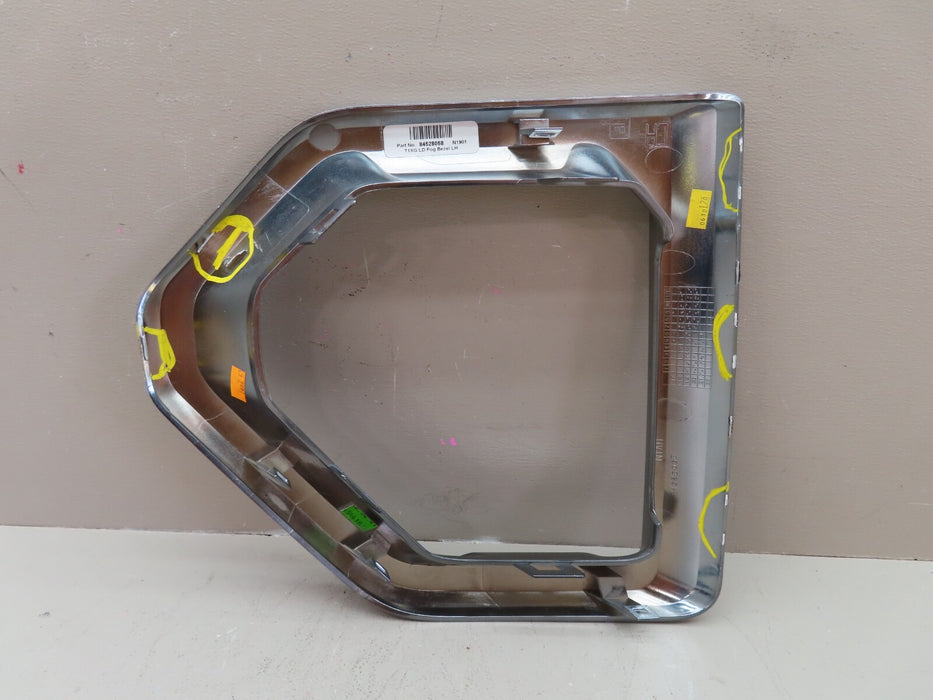 2019-2022 GMC SIERRA 1500 AT4 FRONT LEFT FOG LIGHT BEZEL COVER TRIM OEM 84528058