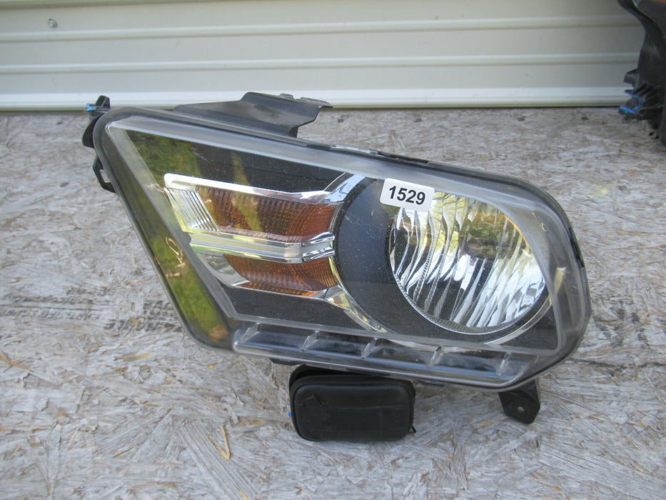 2010-2012 FORD MUSTANG FRONT LEFT DRIVER SIDE HEADLIGHT HALOGEN LIGHT LAMP OEM