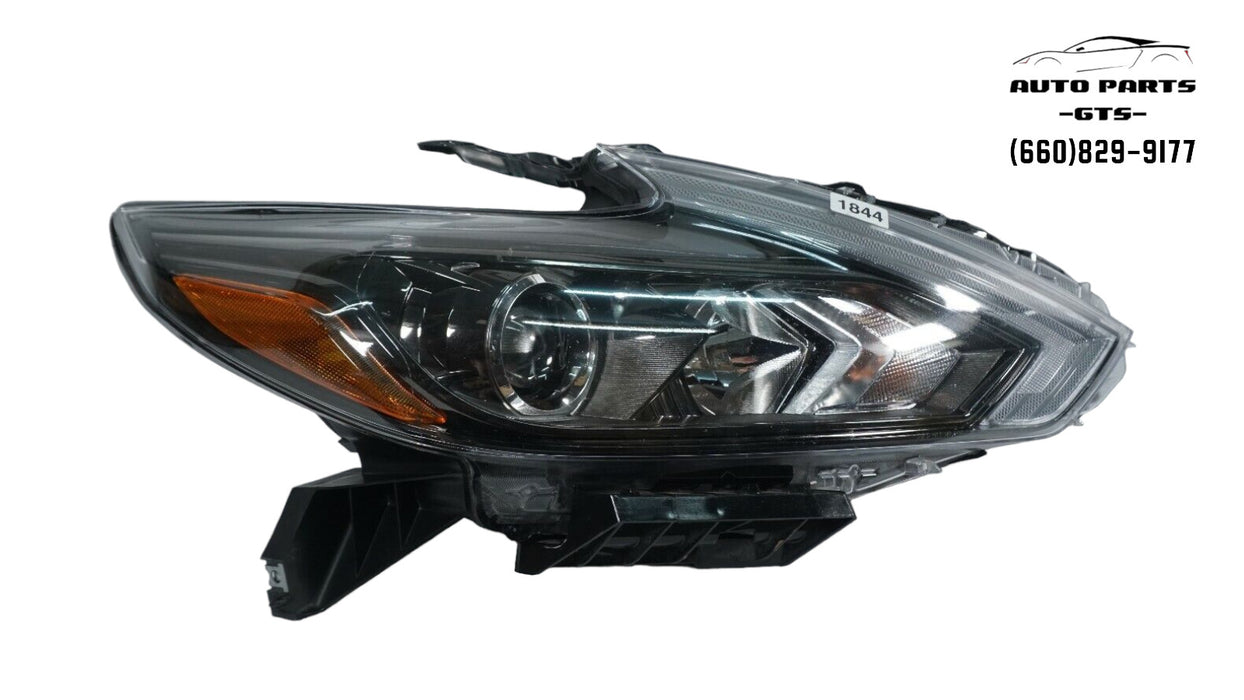 2016-2018 NISSAN ALTIMA RIGHT PASSENGER SIDE HEADLIGHT HALOGEN LAMP LENS OEM