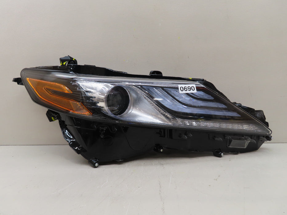 2018-2024 TOYOTA CAMRY FRONT RIGHT PASSENGER HEADLIGHT LED OEM 0690