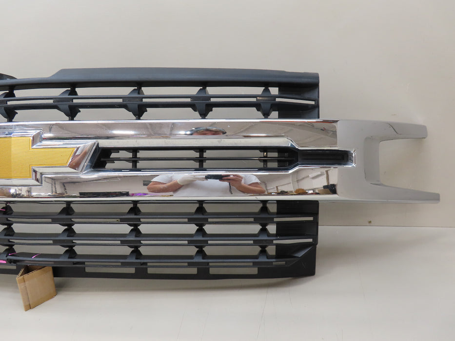 2019-2022 CHEVROLET SILVERADO 1500 FRONT RADIATOR GRILLE GRILL OEM