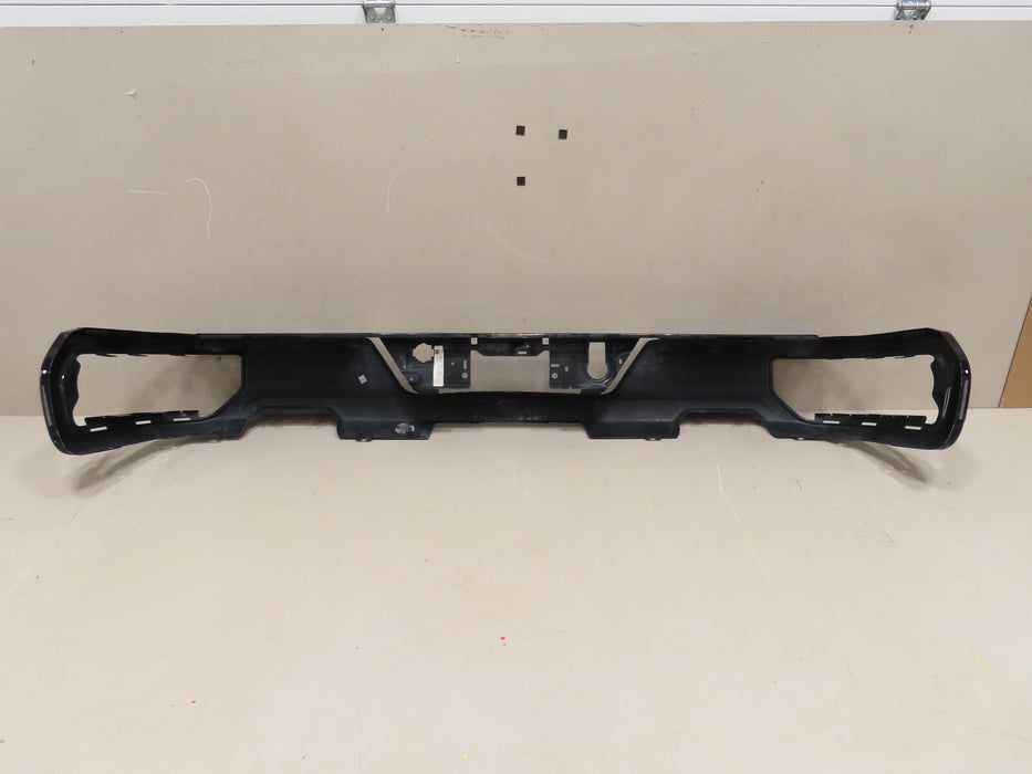 2019-2022 CHVEROLET SILVERADO GMC SIERRA 1500 REAR BUMPER COVER OEM 84520863