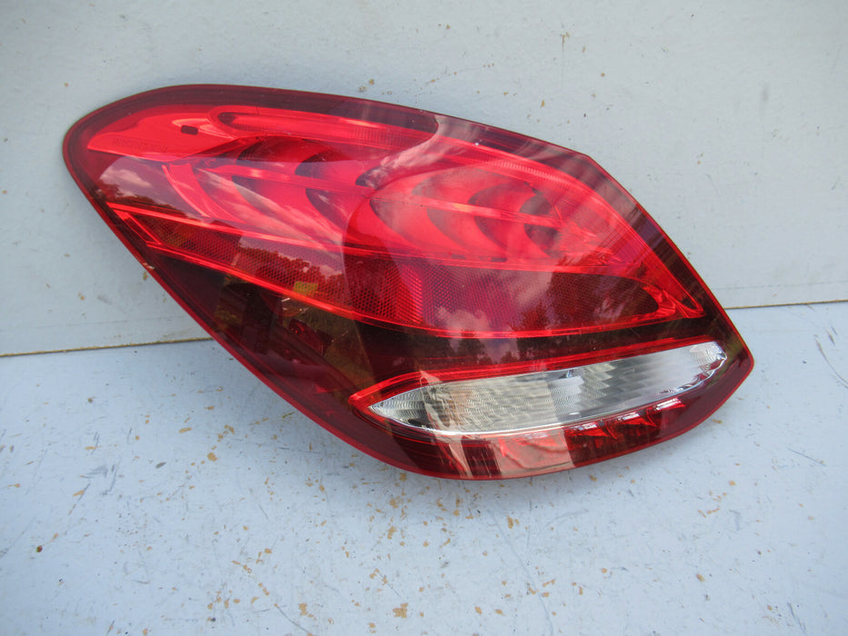2015 2016 2017 2018 MERCEDES BENZ C CLASS W205 LED TAIL LIGHT LAMP OEM