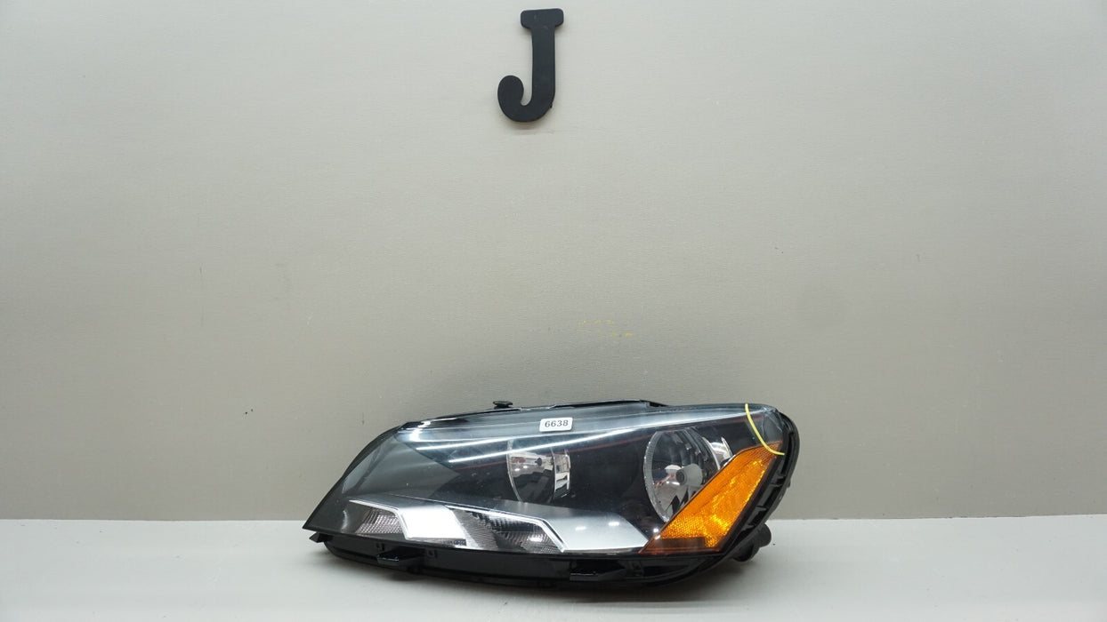 2012-2015 VOLKSWAGEN PASSAT FRONT LEFT DRIVERS SIDE HEADLIGHT HALOGEN OEM 13 14