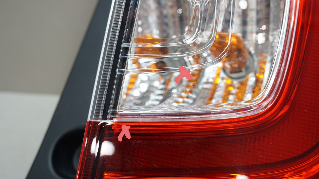 2019-2021 HONDA PILOT REAR RH RIGHT PASSENGER SIDE OUTER TAIL LIGHT OEM