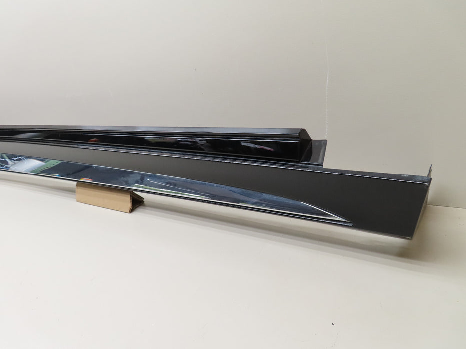 2019-2021 MERCEDES GLS X167 RIGHT ROCKER PANEL OEM A1676984801