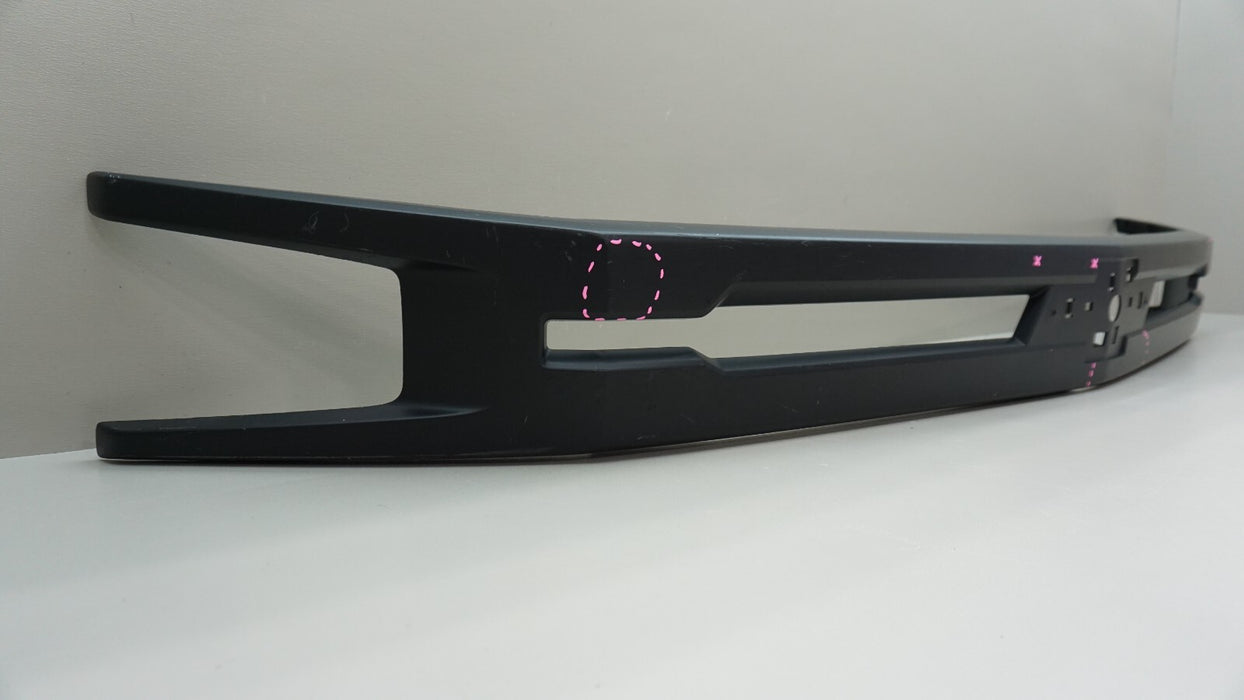 2019-2021 CHEVROLET SILVERADO 1500 FRONT CENTER GRILLE TRIM 84218458 OEM 2020