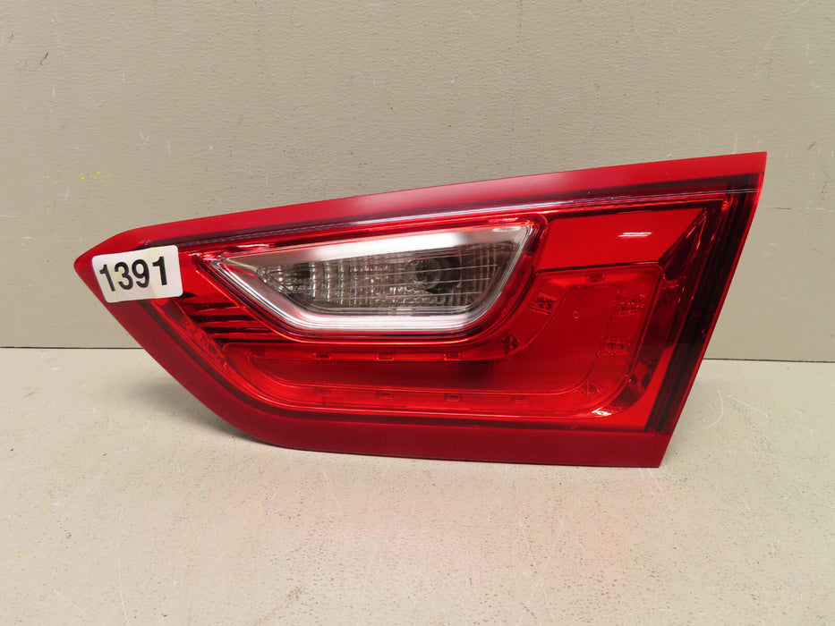 2016-2019 CHEVROLET MALIBU RIGHT PASSENGER TAIL LIGHT INNER HALOGEN LAMP OEM