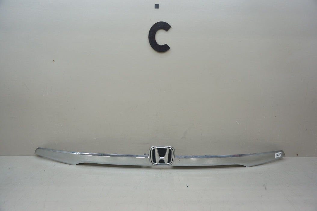 2018-2020 HONDA ODYSSEY REAR LIFTGATE LICENSE MOLDING TRIM OEM 74890-THR