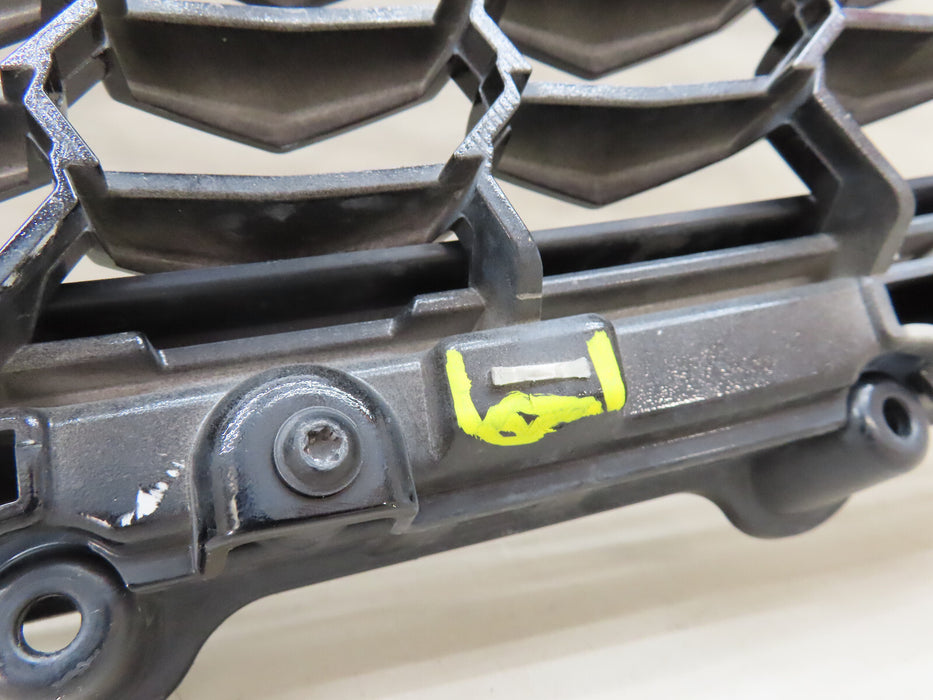 2019-2022 CADILLAC XT4 SPORT FRONT RADIATOR GRILLE GRILL W/EMBLEM OEM 84582860