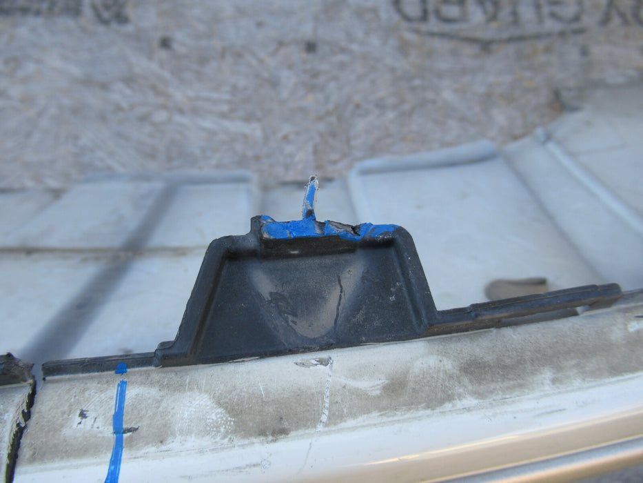 2016 2017 2018 2019 BENTLEY BENTAYGA BY636 FRONT LOWER BUMPER COVER OEM