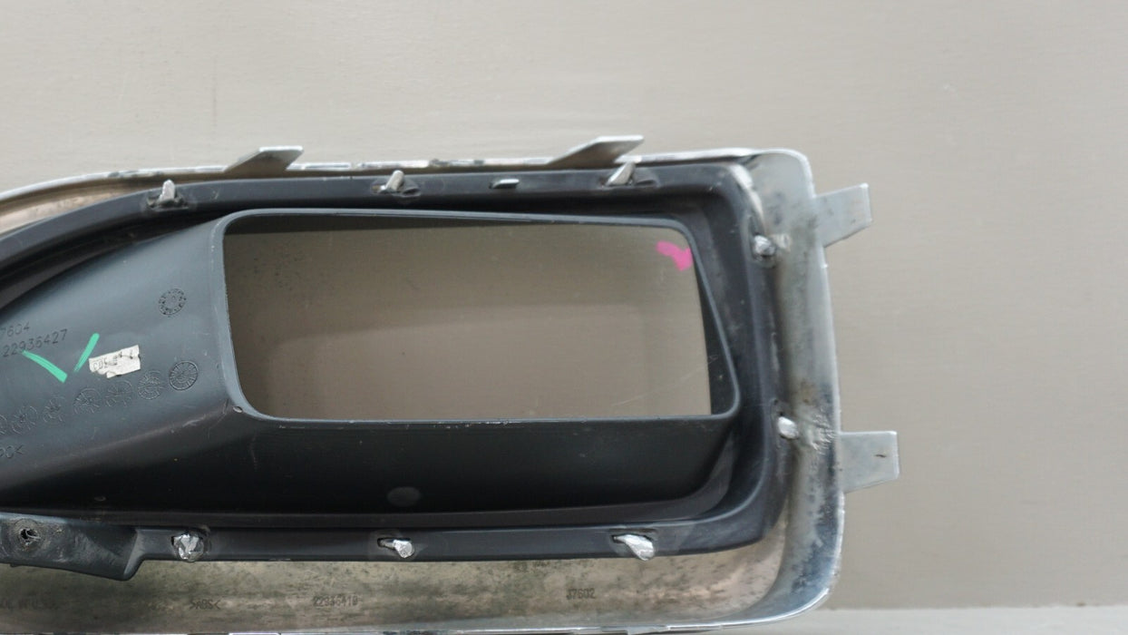 2015-2020 GMC YUKON FRONT RIGHT PASSENGER SIDE FOG LAMP BEZEL TRIM OEM 22936427
