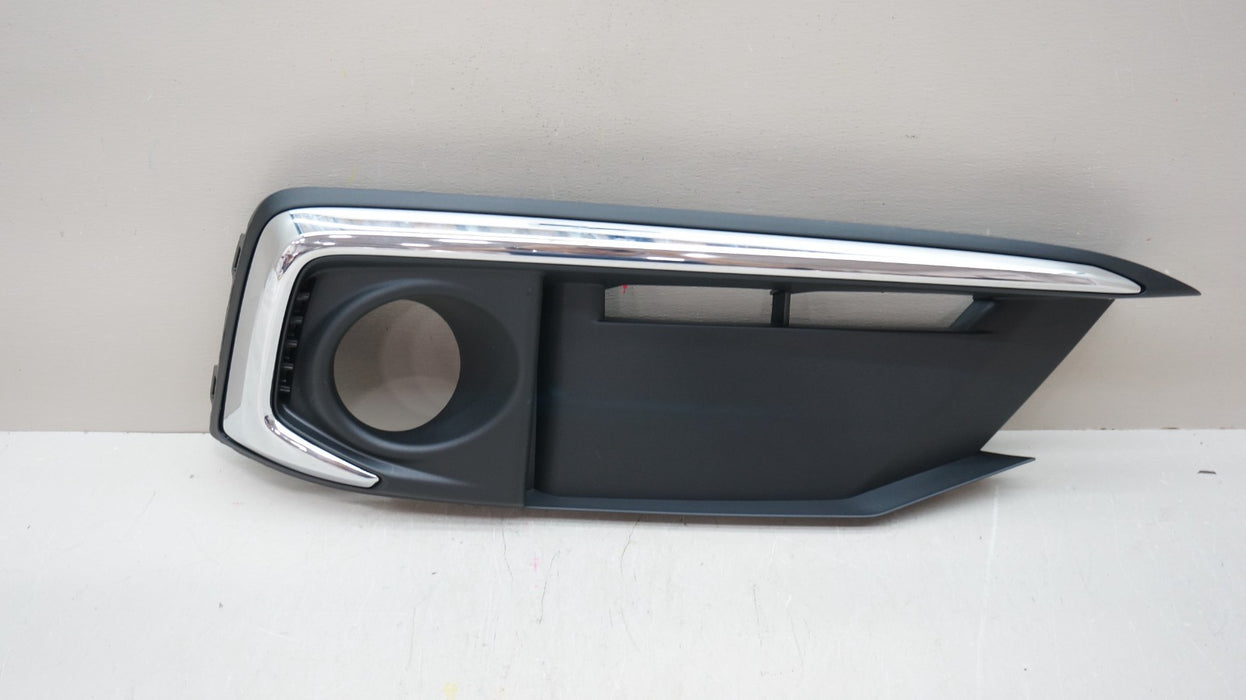 2019-2021 HONDA CIVIC FRONT RIGHT SIDE FOG LIGHT TRIM MOLDING OEM 71180-TBA-K50