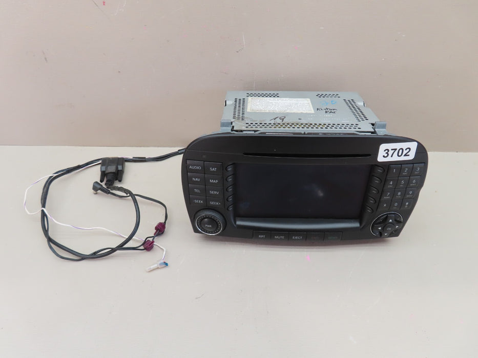2005-2008 MERCEDES SL500 SL600 R230 RADIO COMMAND HEAD UNIT OEM A2308204289