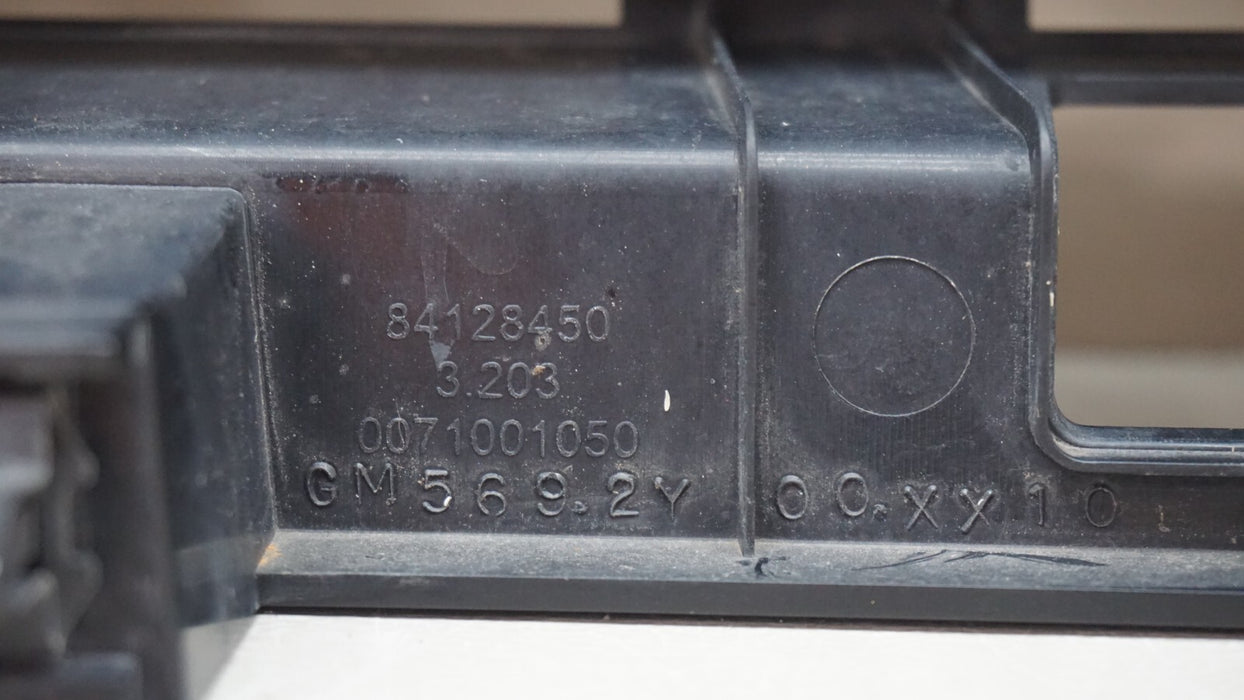 2019-2021 CHEVROLET SILVERADO 1500 FRONT CENTER GRILLE GRILL OEM 84128450