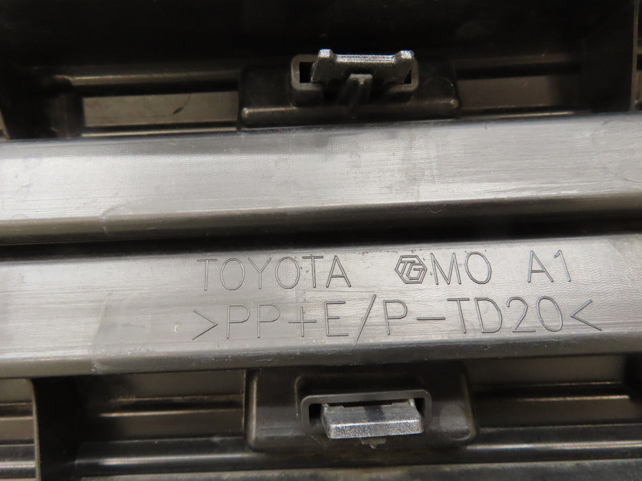 2016 2017 2018 2019 TOYOTA HIGHLANDER FRONT LOWER GRILLE GRILL OEM 53102-0E070