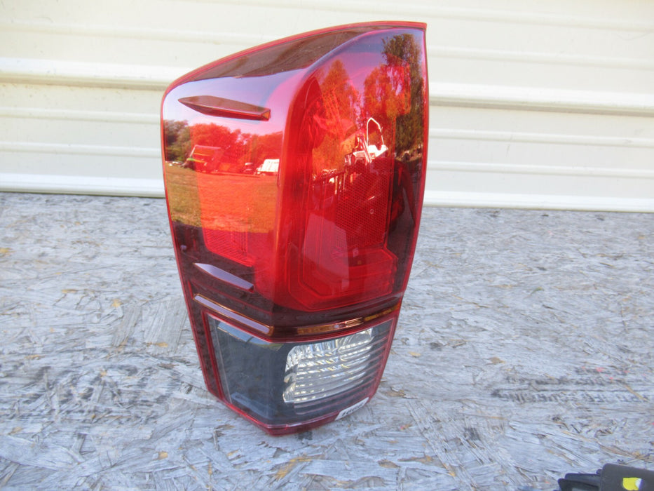 2016-2021 TOYOTA TACOMA REAR LEFT DRIVER SIDE TAIL LIGHT HALOGEN STOP LAMP OEM