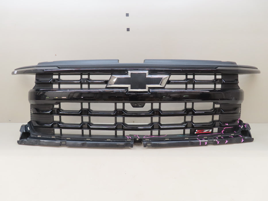 2022 2023 CHEVROLET SILVERADO 1500 FRONT RADIATOR GRILL GRILLE W/CAMERA OEM