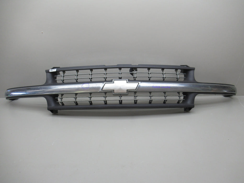 2000-2006 Chevrolet Tahoe Suburban Front Chrome Grille OEM