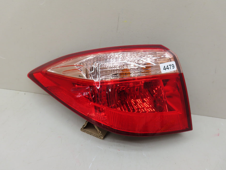 2014-2016 TOYOTA COROLLA REAR LEFT DRIVER SIDE TAIL LIGHT OUTER OEM