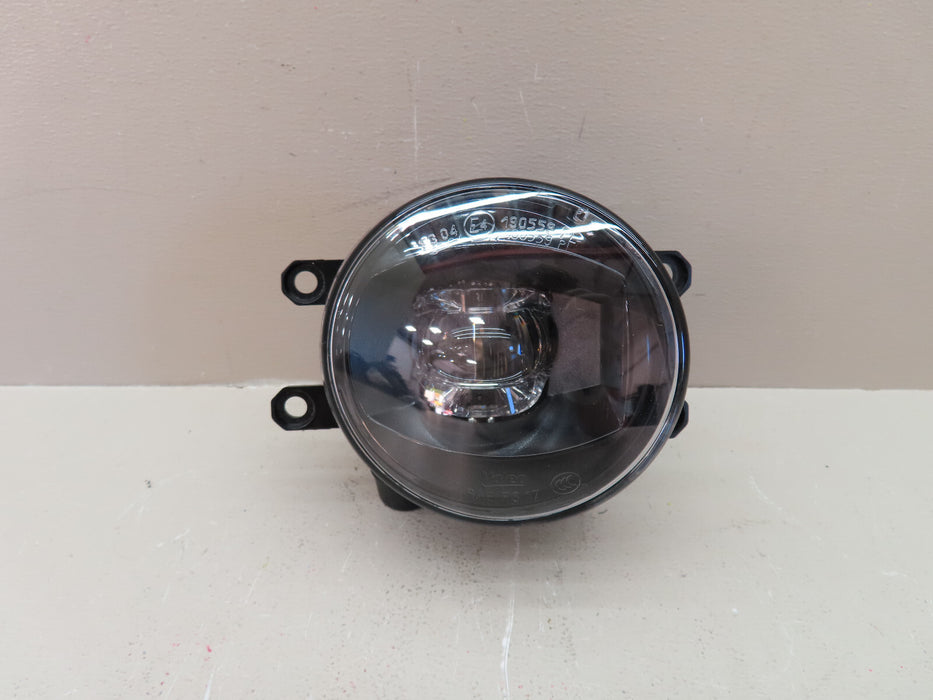 2019 2020 2021 TOYOTA RAV4 FRONT RIGHT PASSENGER FOG LIGHT LED OEM 81210-YY020